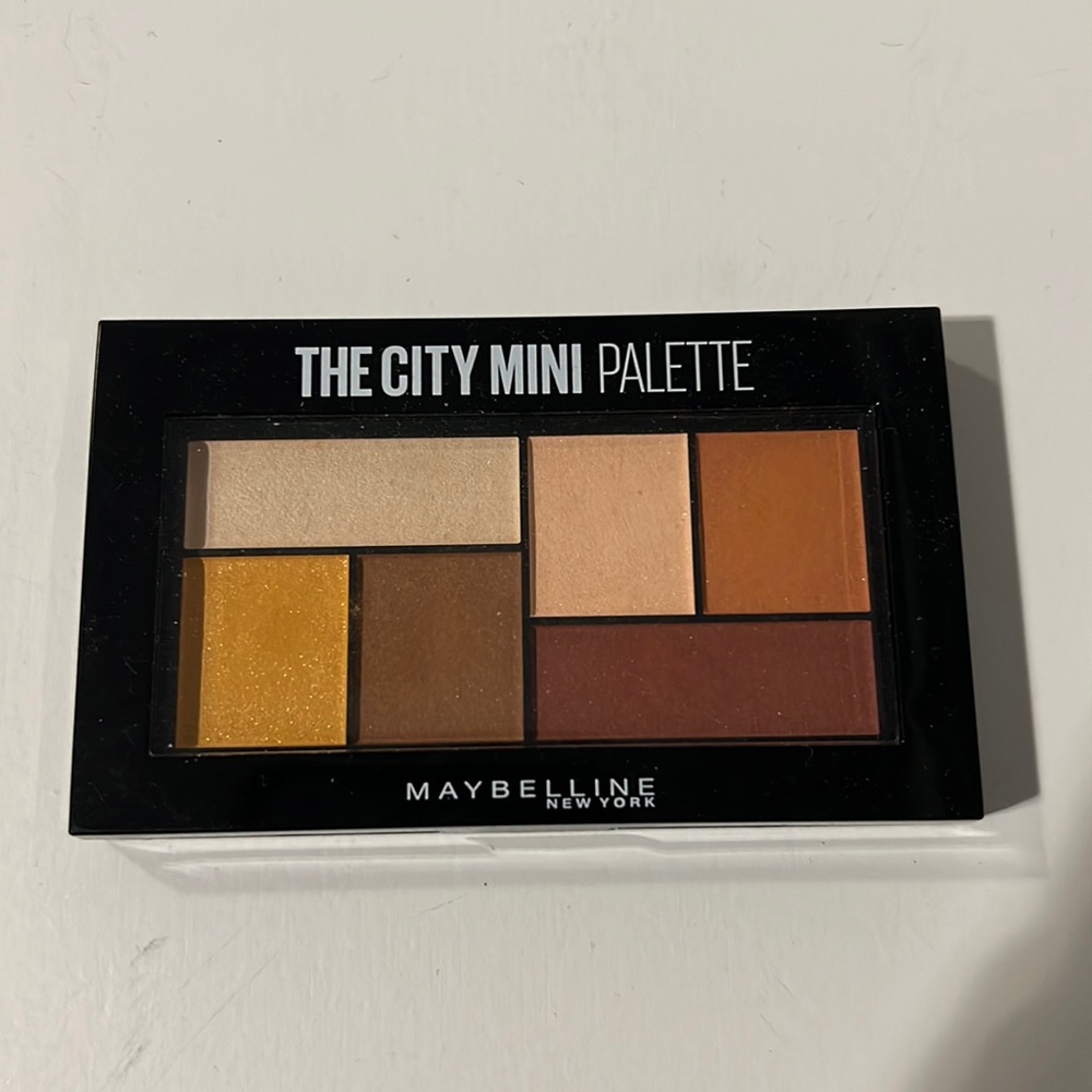 $8 Brand new mini eyeshadow palette